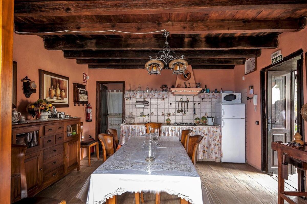 Вилла Casa La Fuente Арона Экстерьер фото